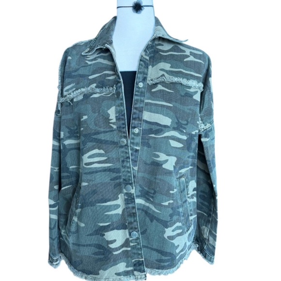Subdued Camo Oversized Shirt Jacket | Size XS | Made in Turkey | Y2K Revival - Picture 1 of 8